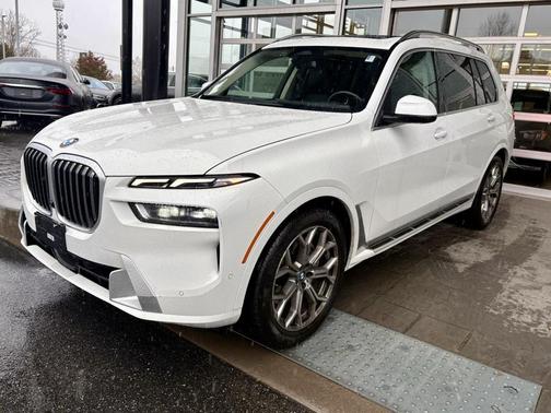 2025 BMW X7 xDrive40i