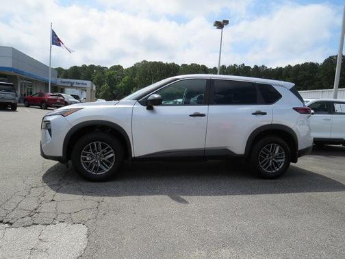 Brilliant Silver Metallic 2024 Nissan Rogue S