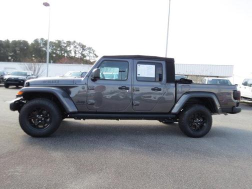 2024 Jeep Gladiator Sport