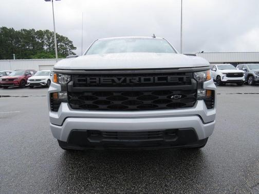 Silver Ice Metallic 2022 Chevrolet Silverado 1500 Custom