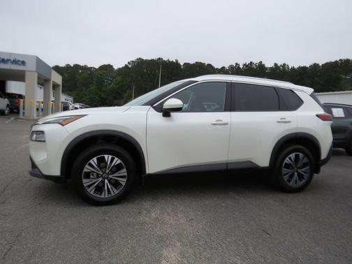 White 2023 Nissan Rogue SV