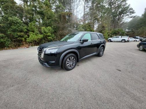 2023 Nissan Pathfinder S
