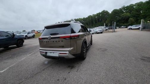 2023 Nissan Pathfinder Platinum
