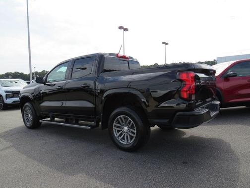 Black 2024 Chevrolet Colorado LT
