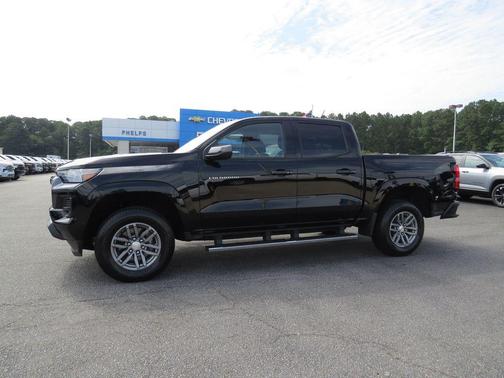 Black 2024 Chevrolet Colorado LT