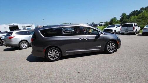 2023 Chrysler Pacifica Hybrid Pinnacle