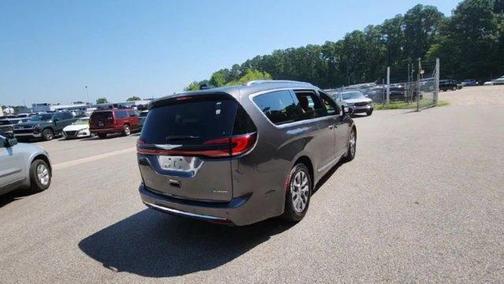 2023 Chrysler Pacifica Hybrid Pinnacle