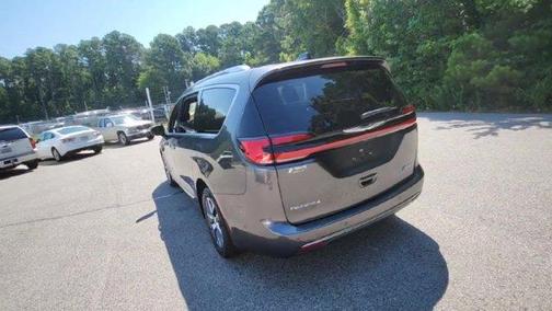 2023 Chrysler Pacifica Hybrid Pinnacle