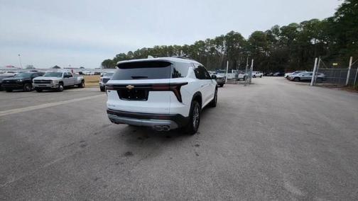 2024 Chevrolet Traverse LT