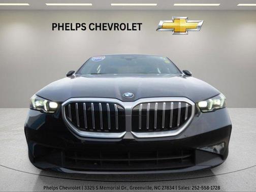 Black Sapphire Metallic 2025 BMW 530 i xDrive