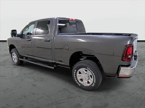 2025 RAM 2500 Tradesman Crew Cab 4x4 6'4' Box