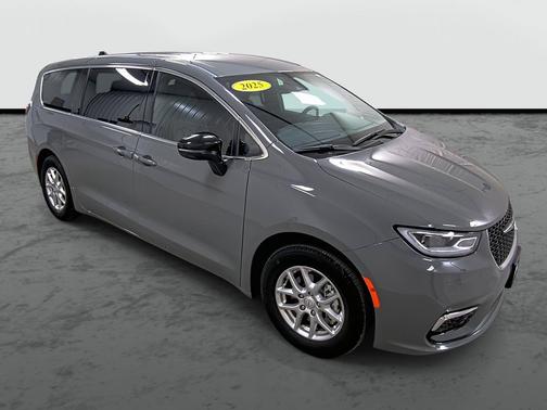 2025 Chrysler Pacifica L