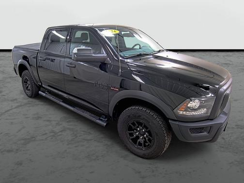 2024 RAM 1500 Classic Warlock Crew Cab 4x4 5'7' Box