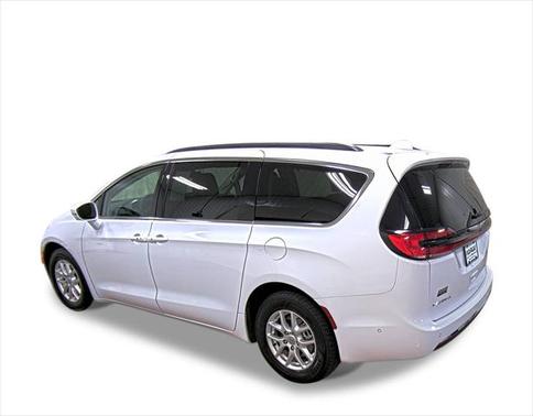 Bright White Clearcoat 2022 Chrysler Pacifica Touring L