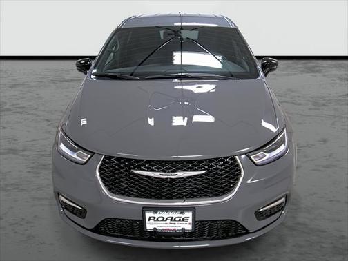 2025 Chrysler Pacifica L