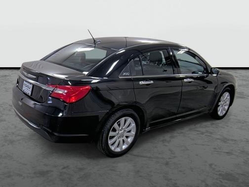 Black Clearcoat 2014 Chrysler 200 Limited
