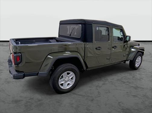 2022 Jeep Gladiator Sport S