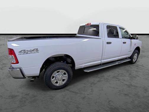 2022 RAM 2500 Tradesman Crew Cab 4x4 8' Box