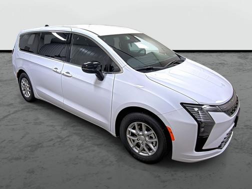 Bright White Clearcoat 2027 Chrysler Pacifica L