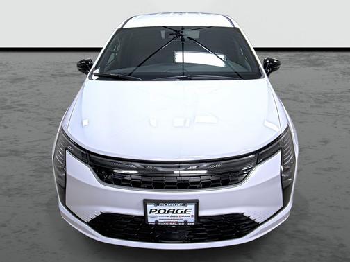 Bright White Clearcoat 2027 Chrysler Pacifica L