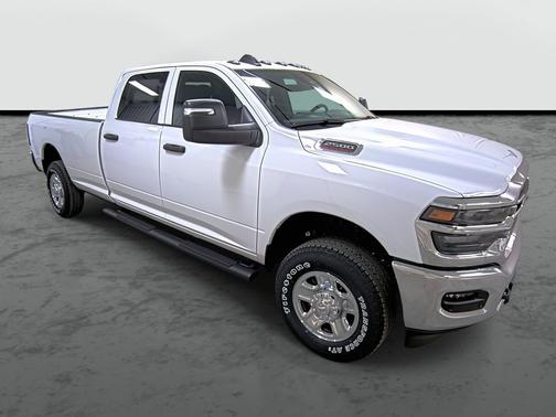 2026 RAM 2500 Tradesman Crew Cab 4x4 8' Box