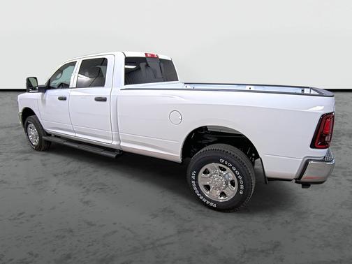 2026 RAM 2500 Tradesman Crew Cab 4x4 8' Box