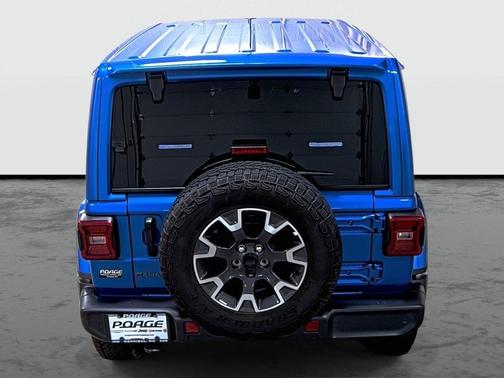Hydro Blue Pearlcoat 2025 Jeep Wrangler 4-Door Sahara 4x4