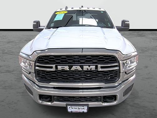 2024 RAM 3500 Tradesman Crew Cab 4x4 8' Box
