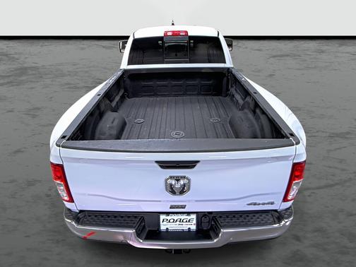 2024 RAM 3500 Tradesman Crew Cab 4x4 8' Box