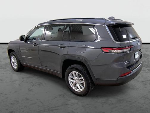 Baltic Gray Metallic Clearcoat 2024 Jeep Grand Cherokee L Laredo