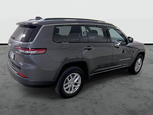 Baltic Gray Metallic Clearcoat 2024 Jeep Grand Cherokee L Laredo