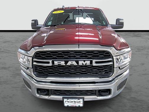 2024 RAM 3500 Tradesman Crew Cab 4x4 6'4' Box