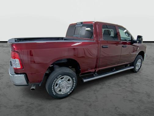 2024 RAM 3500 Tradesman Crew Cab 4x4 6'4' Box