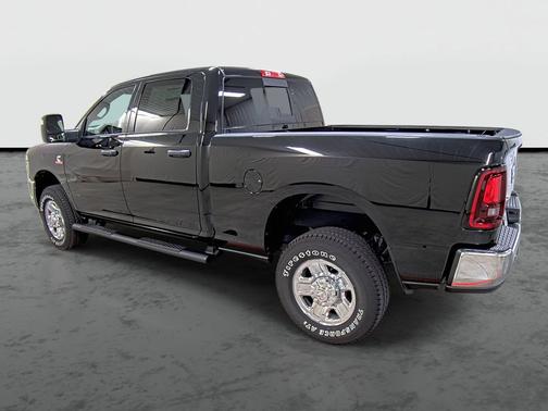 2025 RAM 2500 Tradesman Crew Cab 4x4 6'4' Box