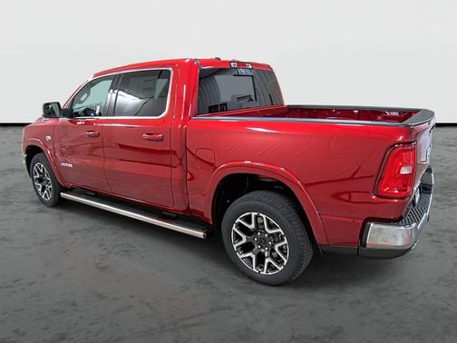 Molten Red Pearlcoat 2026 RAM 1500 Laramie
