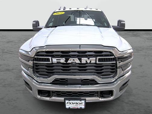 2025 RAM 2500 Tradesman Crew Cab 4x4 6'4' Box