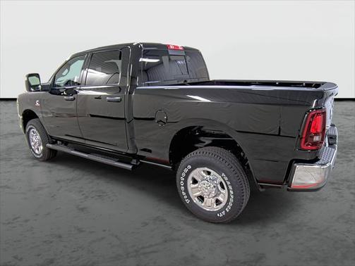 2025 RAM 2500 Tradesman Crew Cab 4x4 6'4' Box