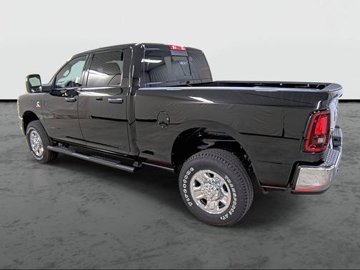 2025 RAM 2500 Tradesman Crew Cab 4x4 6'4' Box