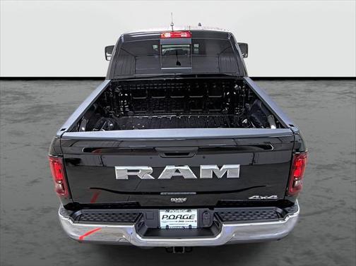 2025 RAM 2500 Tradesman Crew Cab 4x4 6'4' Box