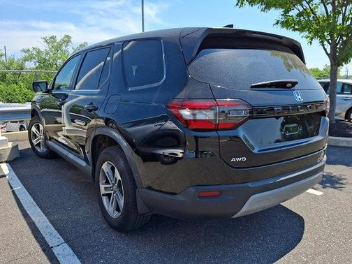 Crystal Black Pearl 2024 Honda Pilot EX-L