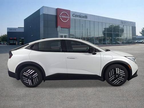 Everest White Pearl Tricoat 2026 Nissan Leaf SV+