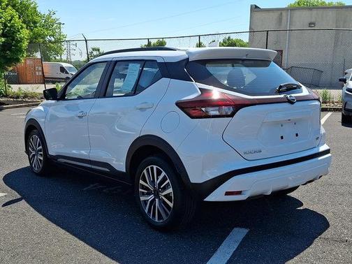 Fresh Powder 2024 Nissan Kicks SR
