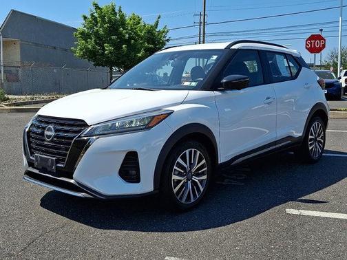 Fresh Powder 2024 Nissan Kicks SR