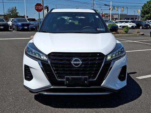 Fresh Powder 2024 Nissan Kicks SR