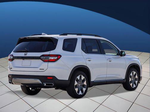 Platinum White Pearl 2026 Honda Pilot Touring 8-Passenger
