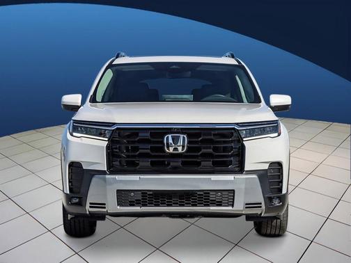 Platinum White Pearl 2026 Honda Pilot Touring 8-Passenger