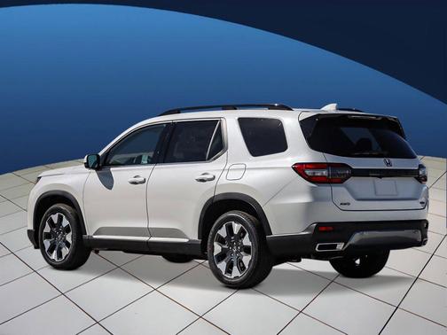 Platinum White Pearl 2026 Honda Pilot Touring 8-Passenger