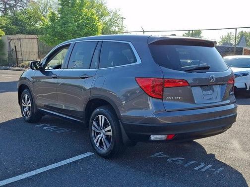 Modern Steel Metallic 2016 Honda Pilot EX-L