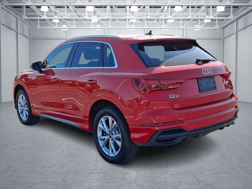 Progressive Red Metallic 2025 Audi Q3 Premium 45 TFSI S line quattro Tiptronic