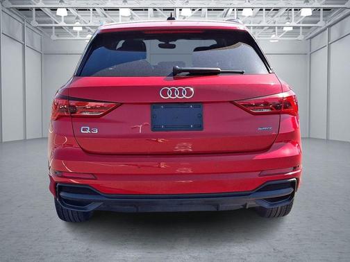 Progressive Red Metallic 2025 Audi Q3 Premium 45 TFSI S line quattro Tiptronic